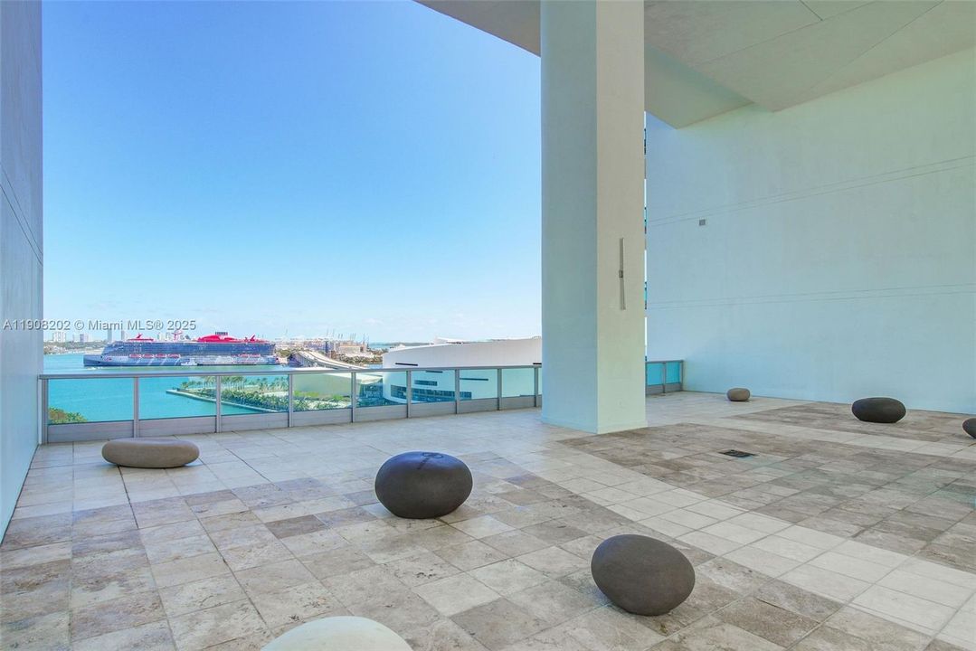 For Sale: $3,350,000 (4 beds, 4 baths, 3199 Square Feet)