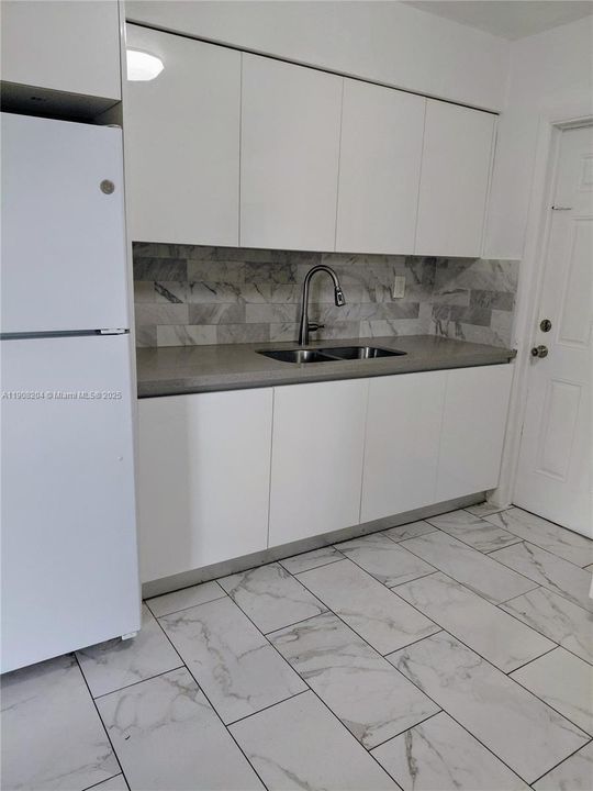 Active With Contract: $695,000 (3 beds, 2 baths, 1144 Square Feet)