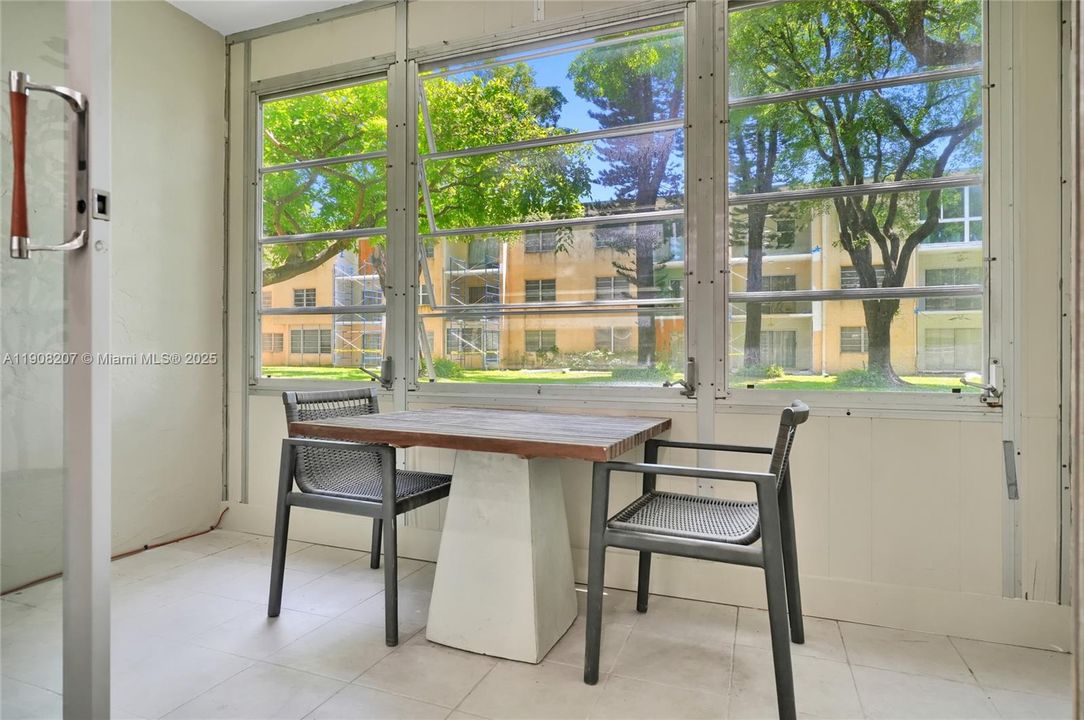 出租: $1,995 (2 贝兹, 2 浴室, 920 平方英尺)