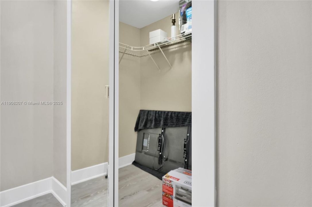 出租: $1,995 (2 贝兹, 2 浴室, 920 平方英尺)