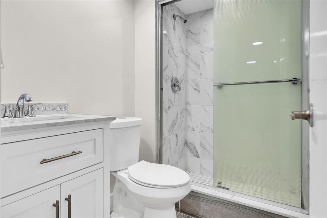 出租: $1,995 (2 贝兹, 2 浴室, 920 平方英尺)