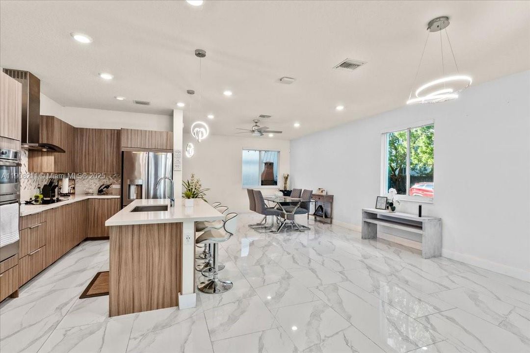 待售: $939,000 (4 贝兹, 3 浴室, 2379 平方英尺)