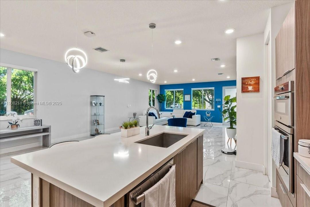 待售: $939,000 (4 贝兹, 3 浴室, 2379 平方英尺)