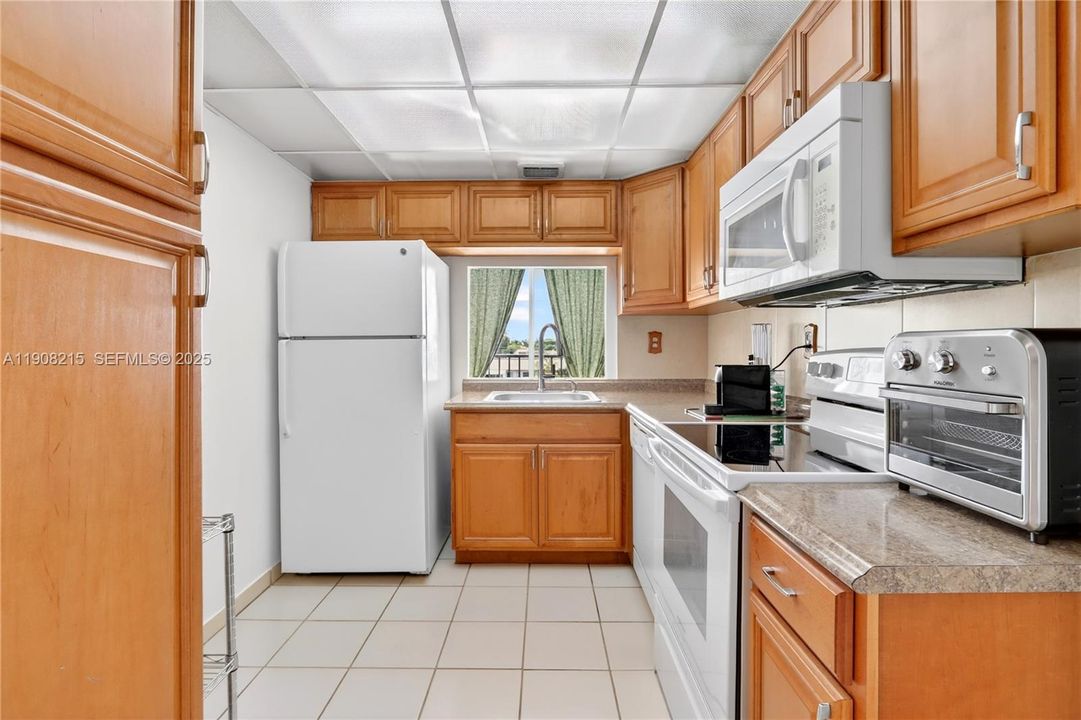 待售: $340,000 (3 贝兹, 2 浴室, 1266 平方英尺)