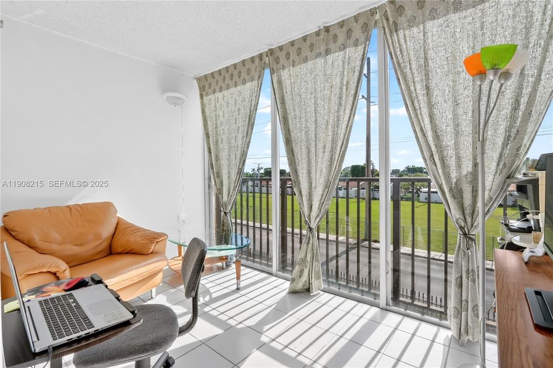 待售: $340,000 (3 贝兹, 2 浴室, 1266 平方英尺)