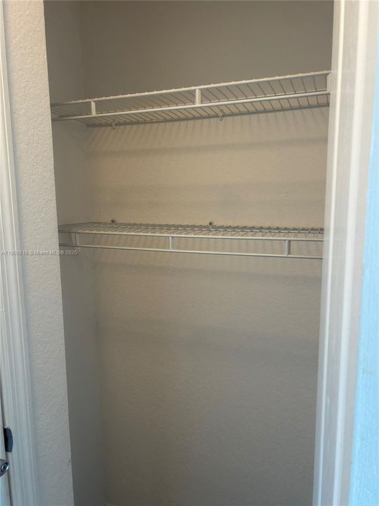 出租: $3,200 (3 贝兹, 2 浴室, 1164 平方英尺)