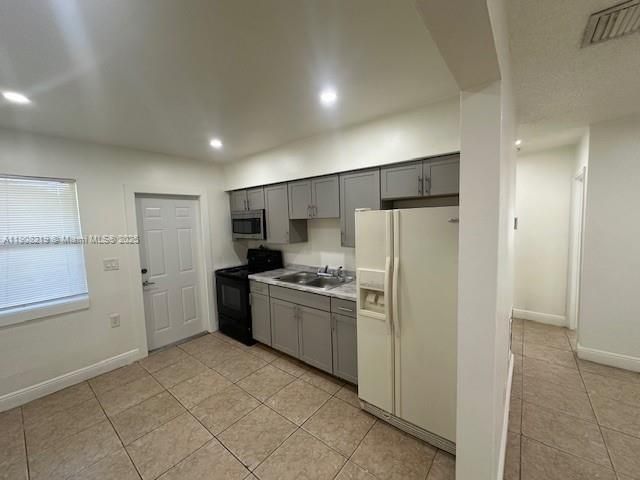 For Rent: $1,950 (2 beds, 1 baths, 1560 Square Feet)