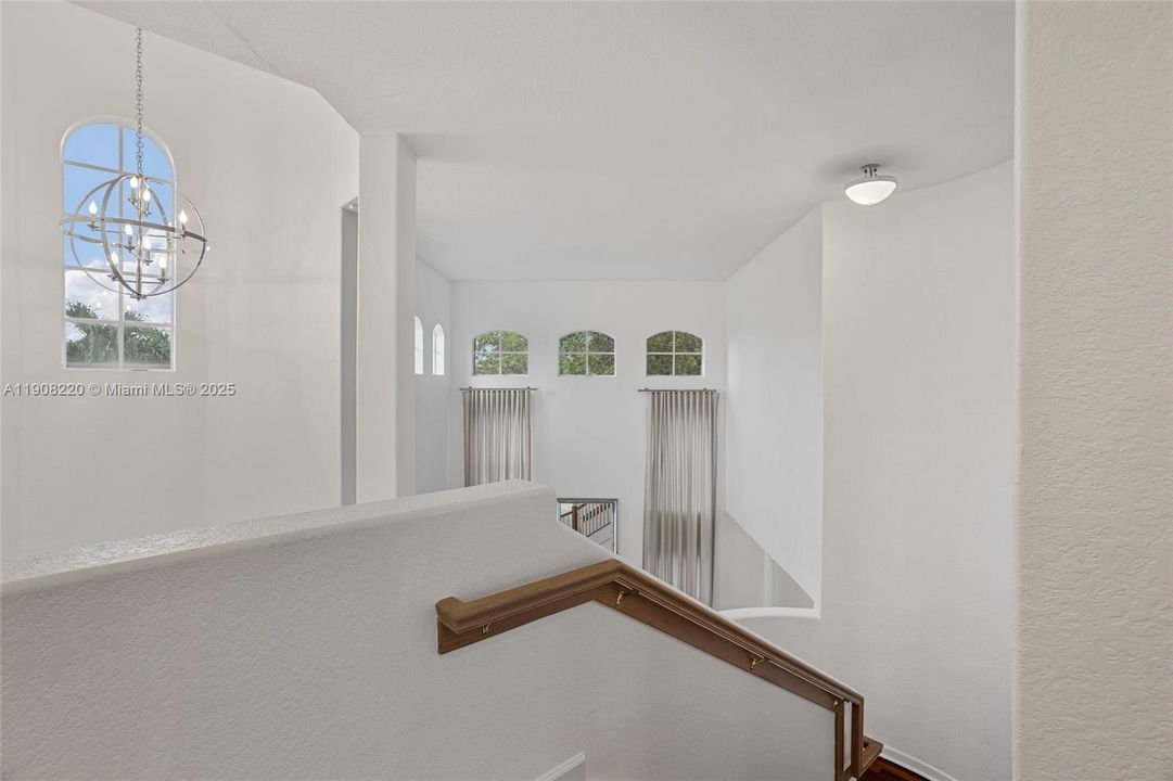 待售: $1,850,000 (5 贝兹, 4 浴室, 4285 平方英尺)