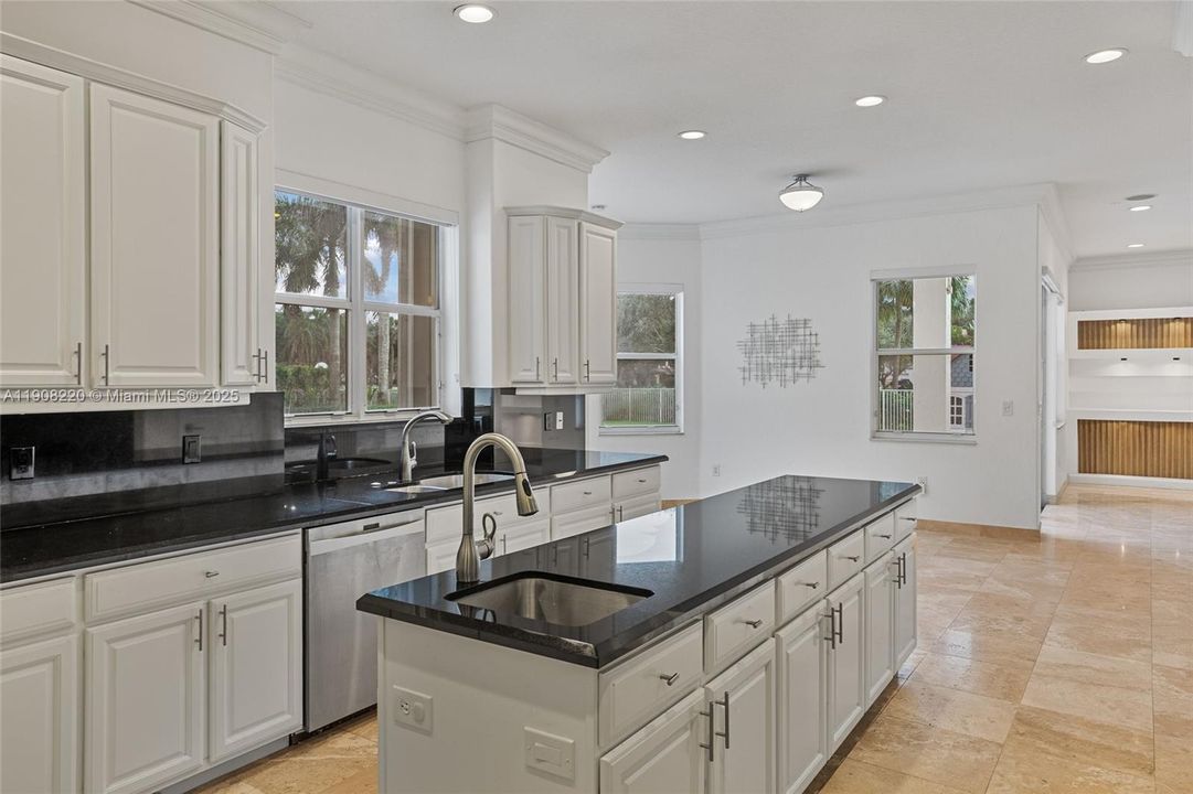 待售: $1,850,000 (5 贝兹, 4 浴室, 4285 平方英尺)