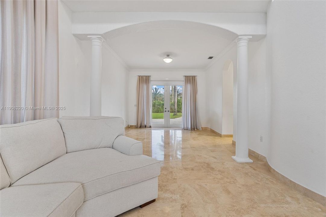 待售: $1,850,000 (5 贝兹, 4 浴室, 4285 平方英尺)