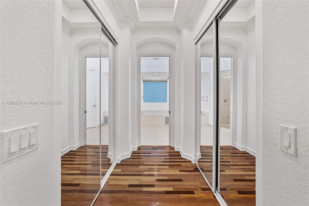 待售: $1,850,000 (5 贝兹, 4 浴室, 4285 平方英尺)