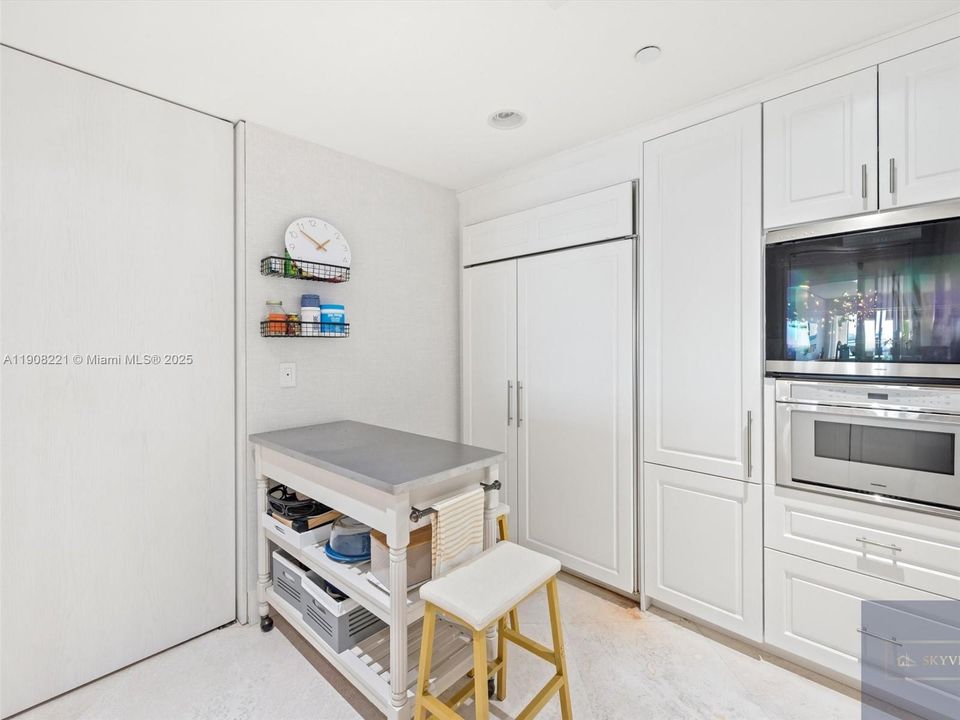 En Renta: $35,000 (3 camas, 3 baños, 2750 Pies cuadrados)