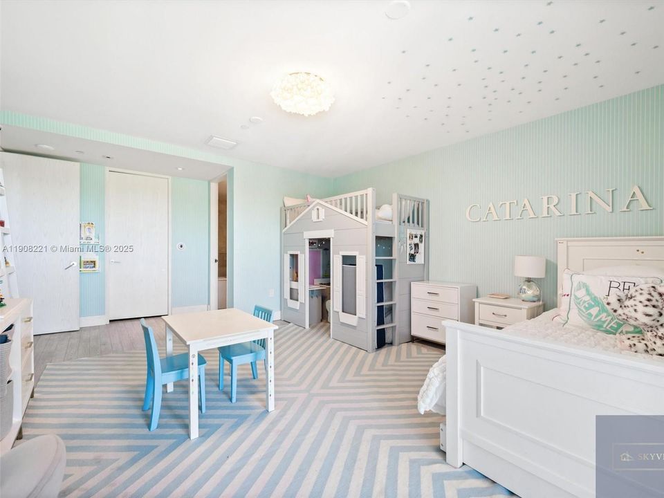 En Renta: $35,000 (3 camas, 3 baños, 2750 Pies cuadrados)