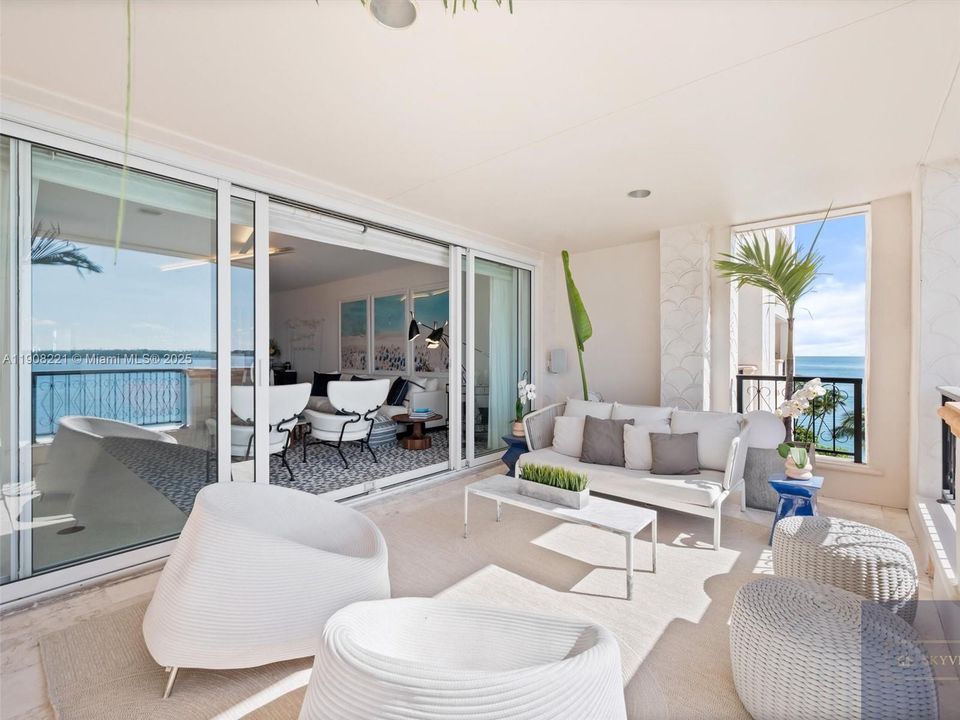 En Renta: $35,000 (3 camas, 3 baños, 2750 Pies cuadrados)