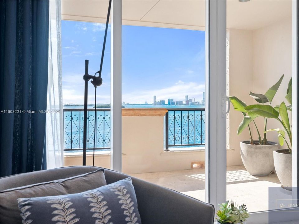 En Renta: $35,000 (3 camas, 3 baños, 2750 Pies cuadrados)