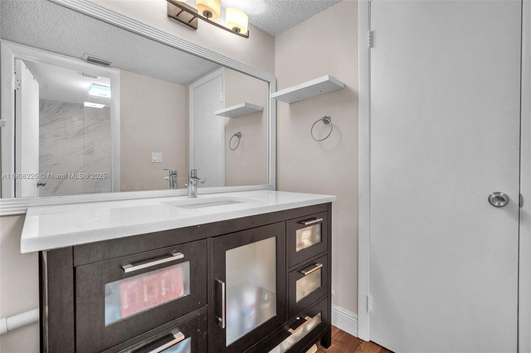 For Sale: $270,000 (2 beds, 2 baths, 1080 Square Feet)