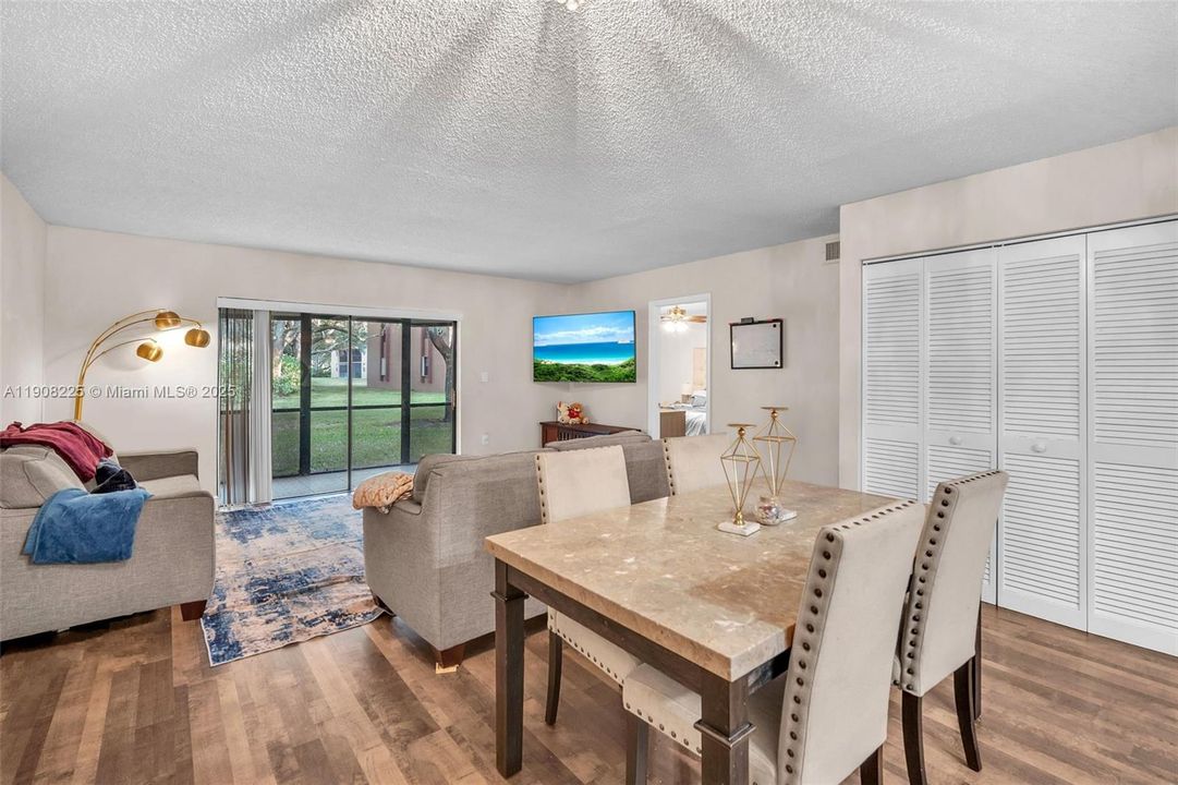 For Sale: $270,000 (2 beds, 2 baths, 1080 Square Feet)