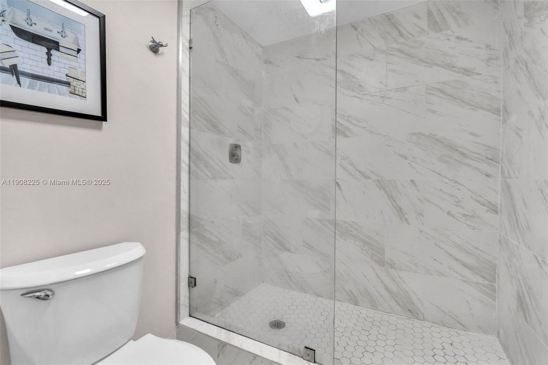 For Sale: $270,000 (2 beds, 2 baths, 1080 Square Feet)