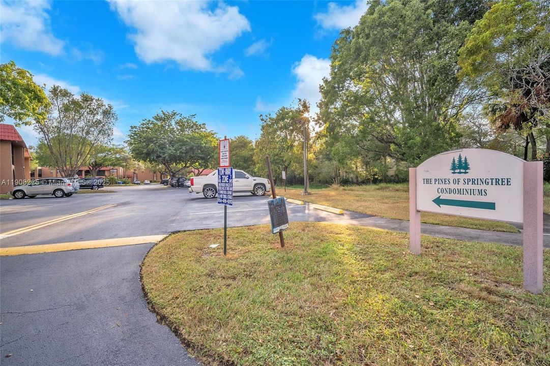 For Sale: $270,000 (2 beds, 2 baths, 1080 Square Feet)