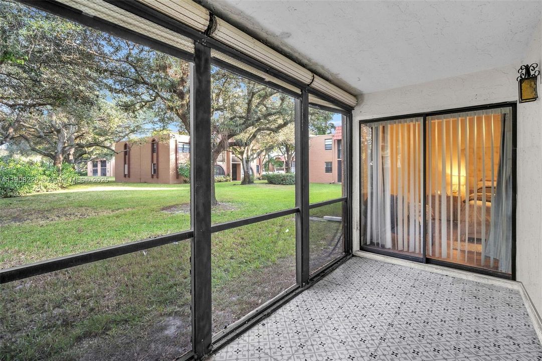 For Sale: $270,000 (2 beds, 2 baths, 1080 Square Feet)