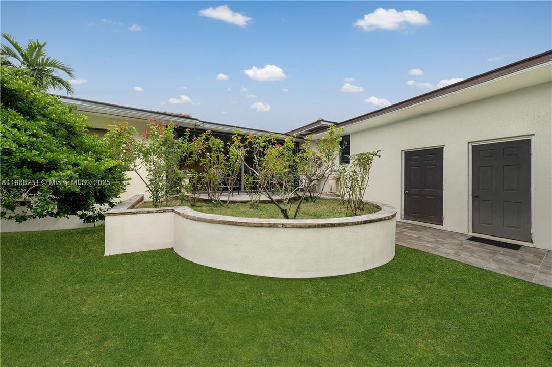 For Sale: $14,500,000 (5 beds, 5 baths, 3142 Square Feet)