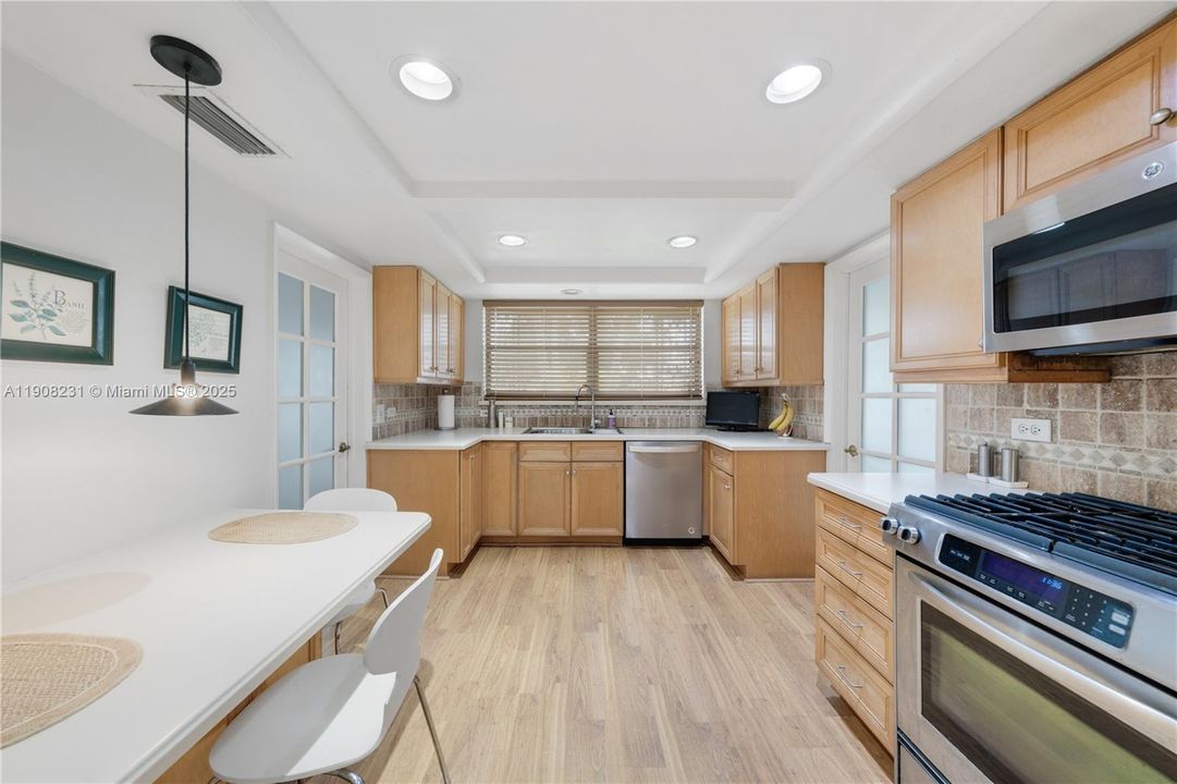 For Sale: $14,500,000 (5 beds, 5 baths, 3142 Square Feet)