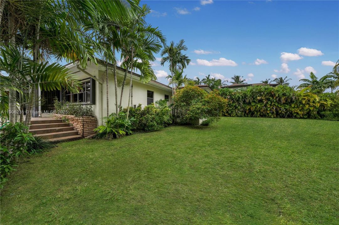 For Sale: $14,500,000 (5 beds, 5 baths, 3142 Square Feet)