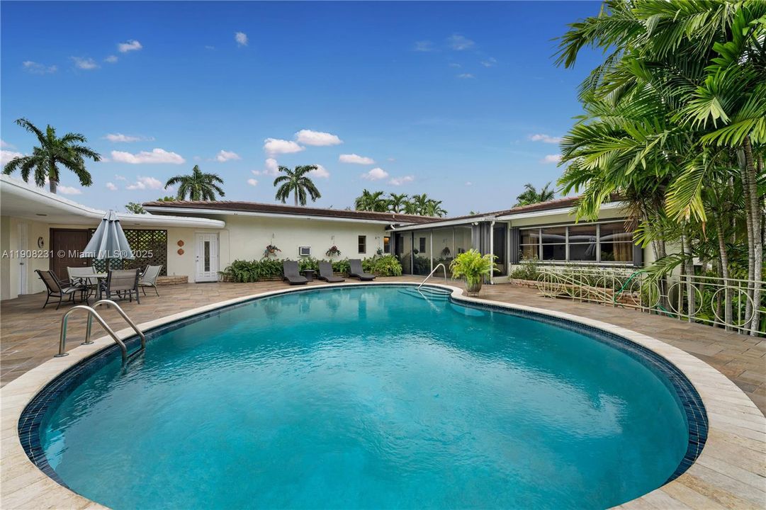 For Sale: $14,500,000 (5 beds, 5 baths, 3142 Square Feet)