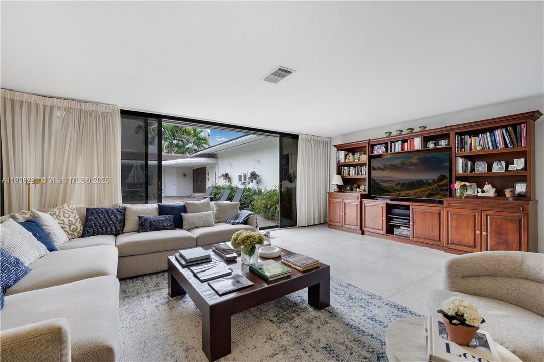 For Sale: $14,500,000 (5 beds, 5 baths, 3142 Square Feet)