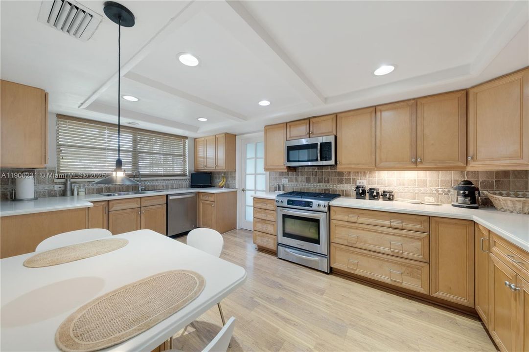 For Sale: $14,500,000 (5 beds, 5 baths, 3142 Square Feet)