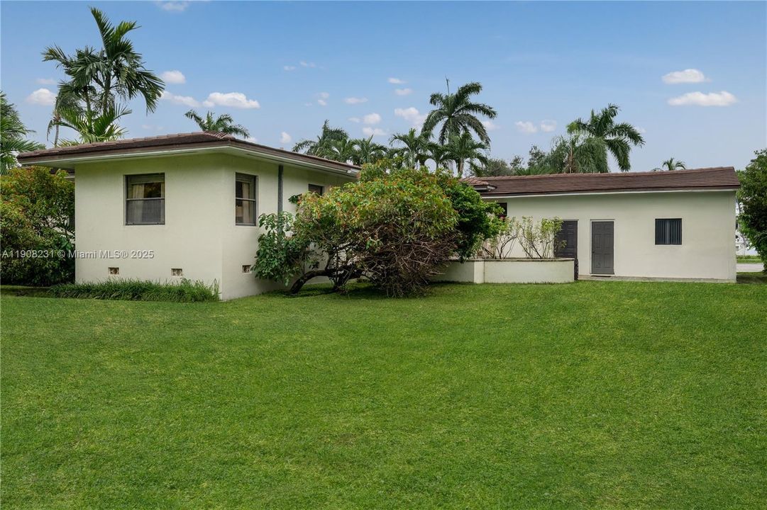 For Sale: $14,500,000 (5 beds, 5 baths, 3142 Square Feet)