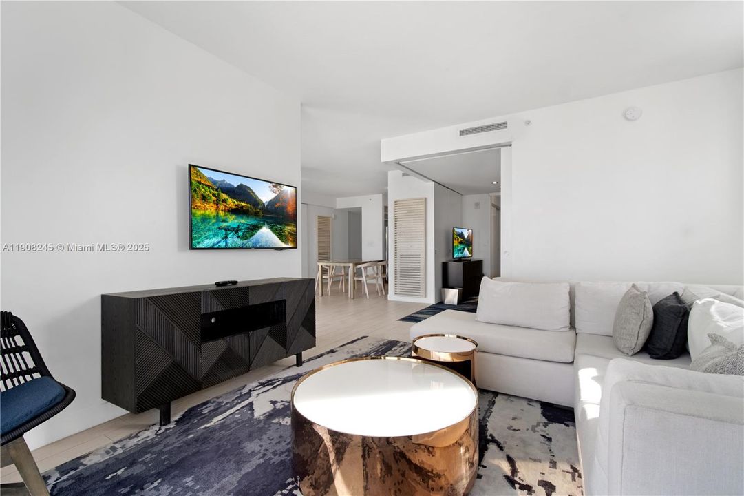 En Venta: $1,090,000 (2 camas, 2 baños, 1329 Pies cuadrados)