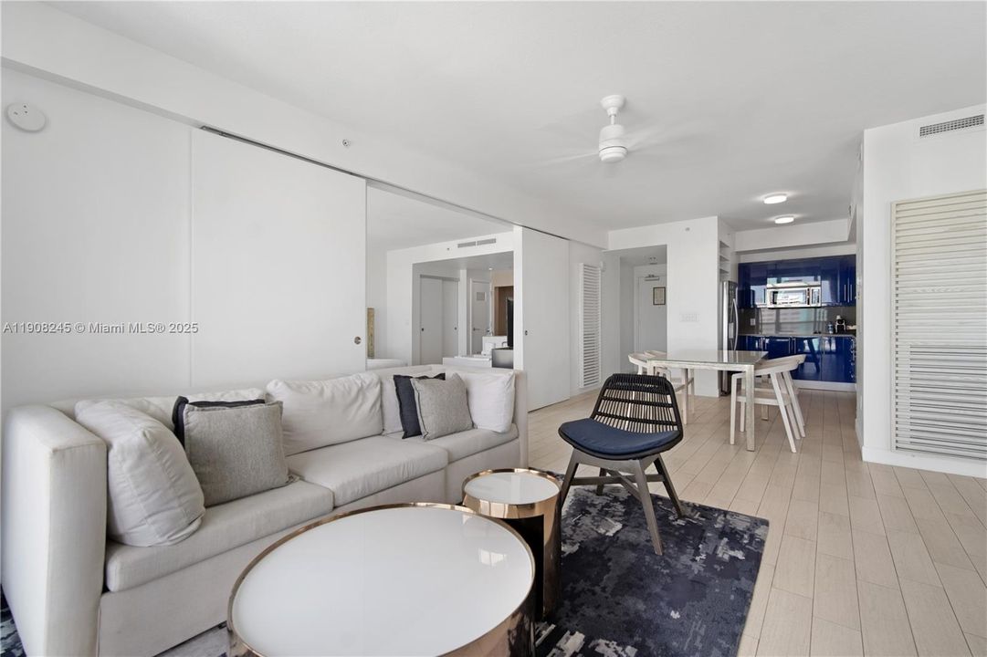 En Venta: $1,090,000 (2 camas, 2 baños, 1329 Pies cuadrados)