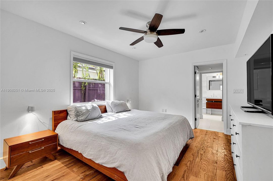 For Sale: $1,950,000 (3 beds, 3 baths, 1672 Square Feet)