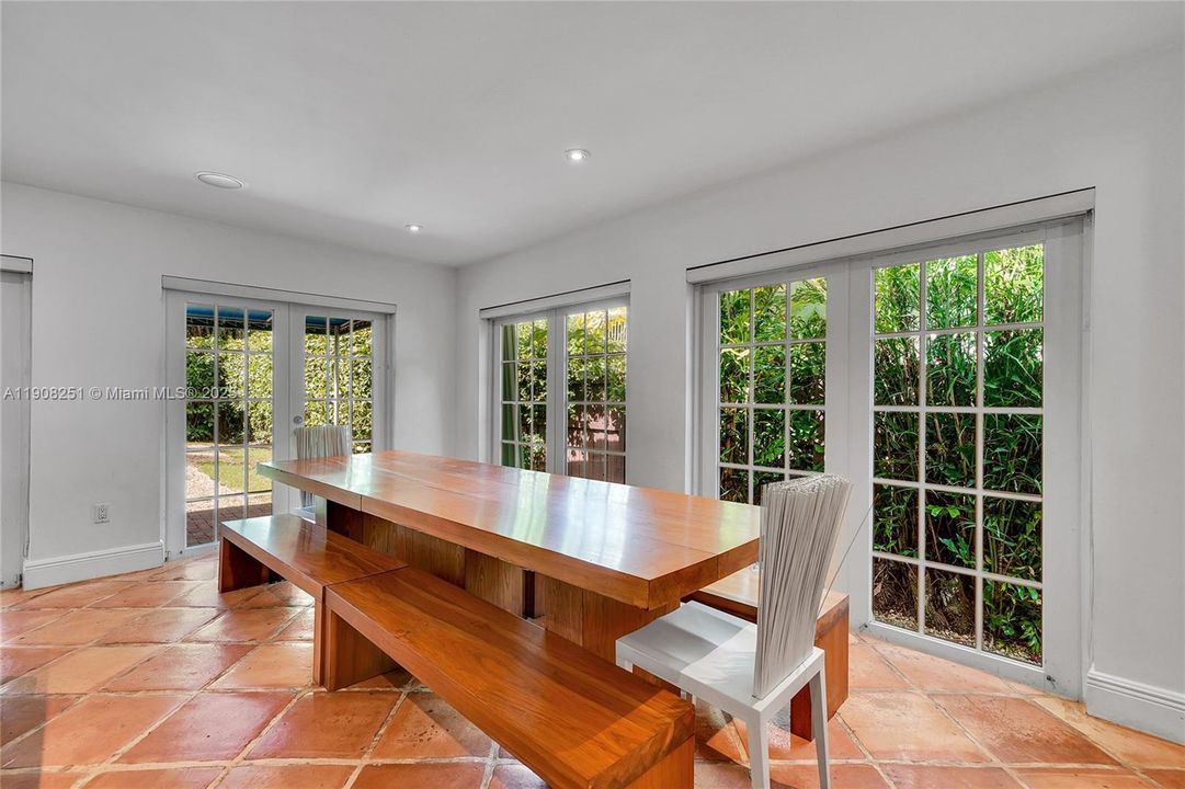 For Sale: $1,950,000 (3 beds, 3 baths, 1672 Square Feet)