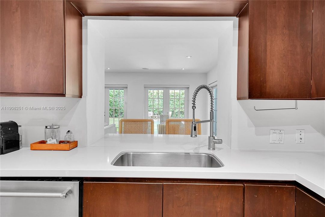 For Sale: $1,950,000 (3 beds, 3 baths, 1672 Square Feet)