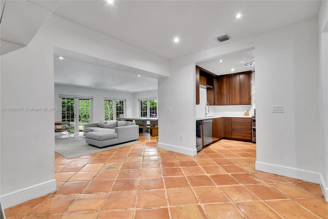 For Sale: $1,950,000 (3 beds, 3 baths, 1672 Square Feet)