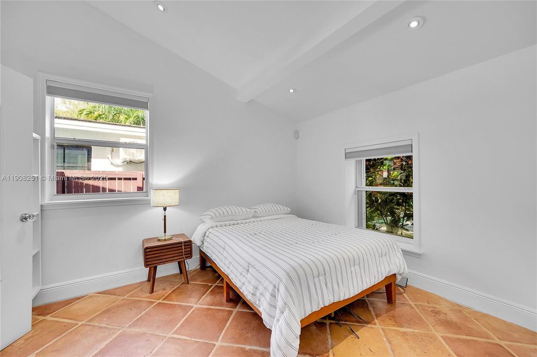 For Sale: $1,950,000 (3 beds, 3 baths, 1672 Square Feet)