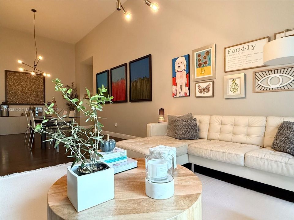 Active With Contract: $459,000 (2 beds, 2 baths, 1316 Square Feet)