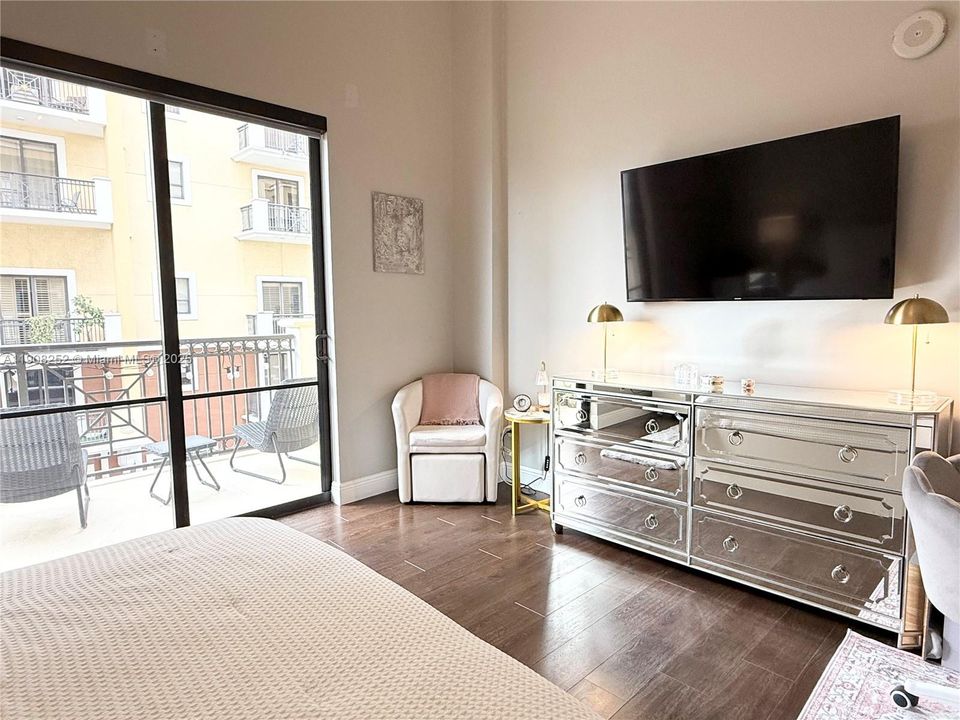 Active With Contract: $459,000 (2 beds, 2 baths, 1316 Square Feet)