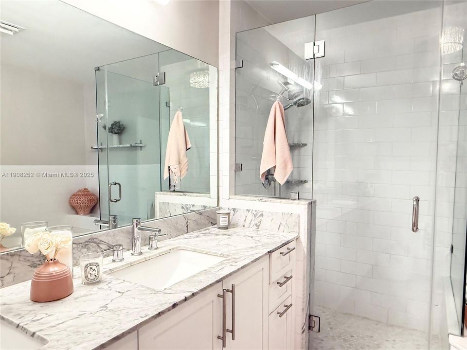 Active With Contract: $459,000 (2 beds, 2 baths, 1316 Square Feet)