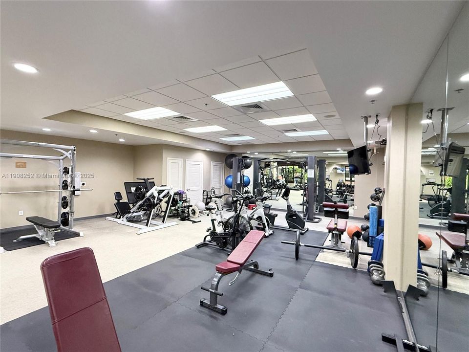 Active With Contract: $459,000 (2 beds, 2 baths, 1316 Square Feet)