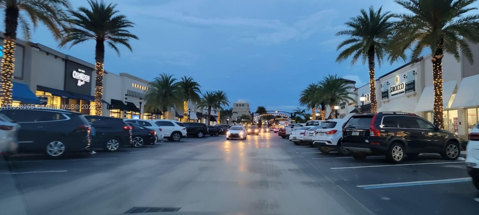 最近租的: $2,100 (1 贝兹, 1 浴室, 850 平方英尺)