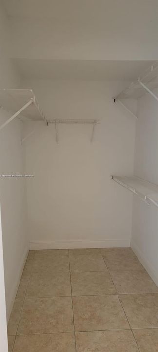 最近租的: $2,100 (1 贝兹, 1 浴室, 850 平方英尺)