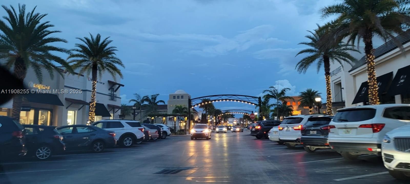 最近租的: $2,100 (1 贝兹, 1 浴室, 850 平方英尺)