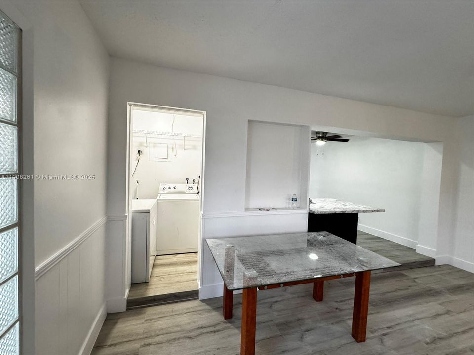Active With Contract: $2,100 (2 beds, 1 baths, 1062 Square Feet)