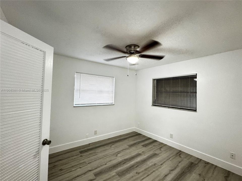 Active With Contract: $2,100 (2 beds, 1 baths, 1062 Square Feet)