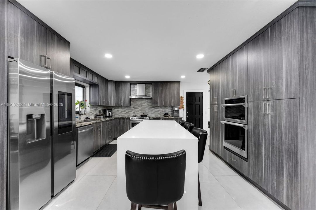 For Sale: $2,100,000 (5 beds, 3 baths, 2191 Square Feet)