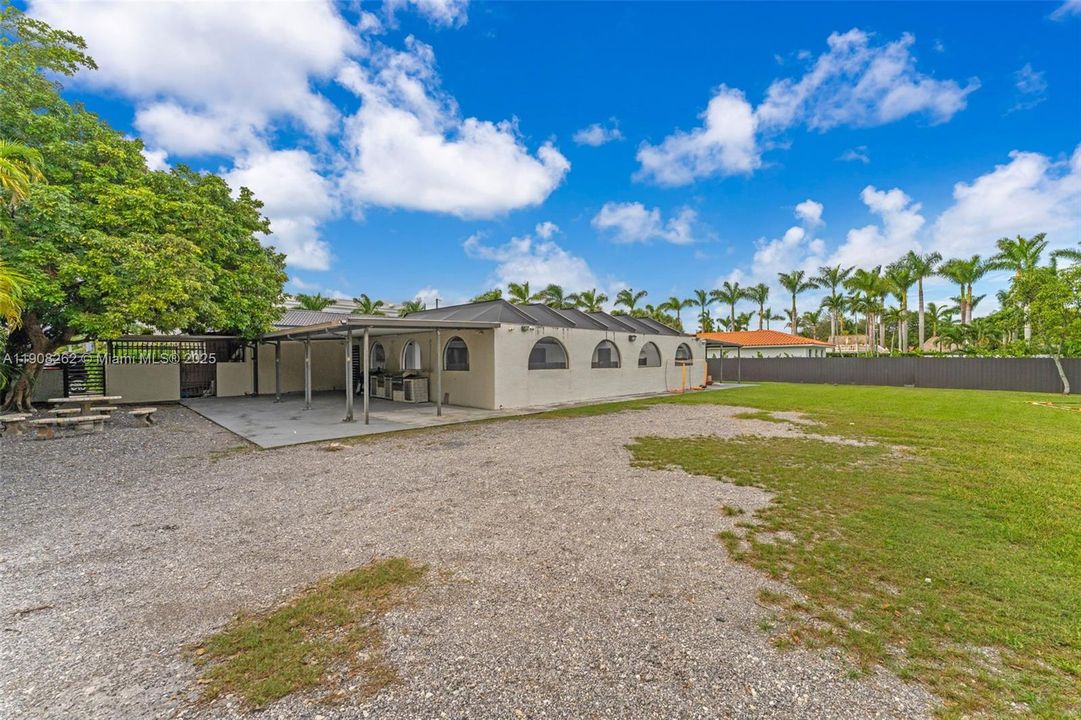 For Sale: $2,100,000 (5 beds, 3 baths, 2191 Square Feet)