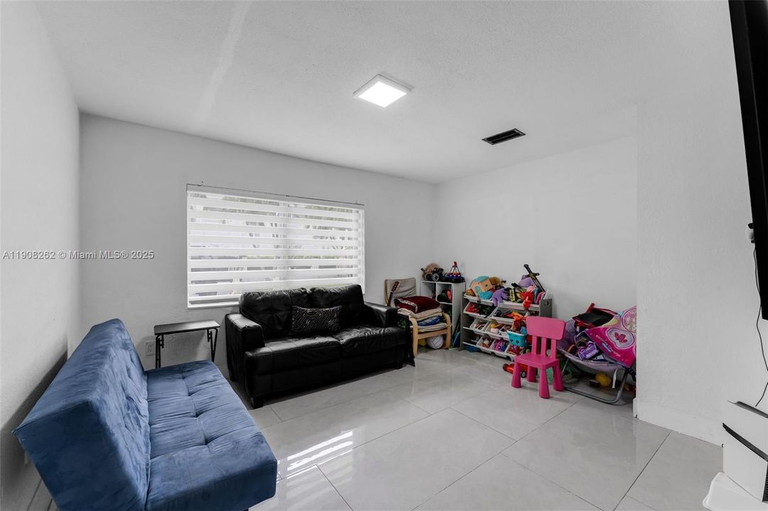 For Sale: $2,100,000 (5 beds, 3 baths, 2191 Square Feet)